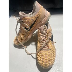 Nike Air Zoom  Cage womans size 8.5